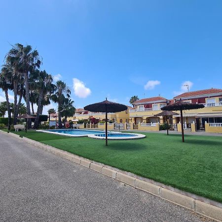 2 Bedroom Property In Closed Urbanisation Torrevieja Kültér fotó