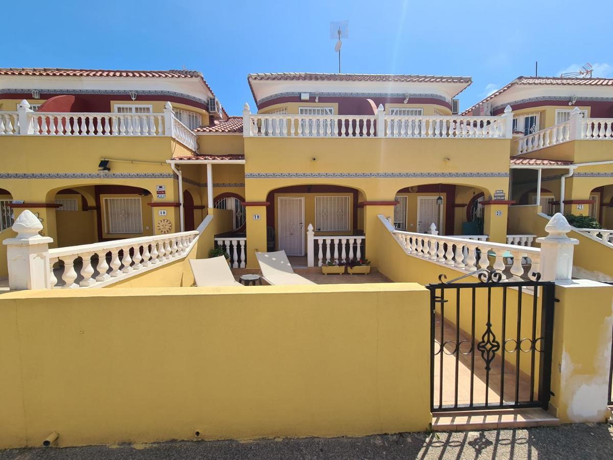 2 Bedroom Property In Closed Urbanisation Torrevieja Kültér fotó