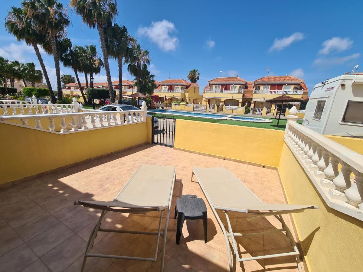 2 Bedroom Property In Closed Urbanisation Torrevieja Kültér fotó
