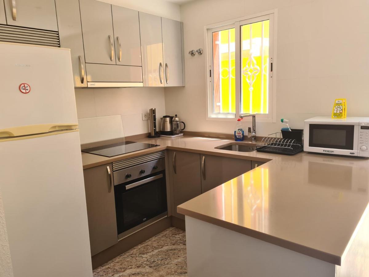 2 Bedroom Property In Closed Urbanisation Torrevieja Kültér fotó