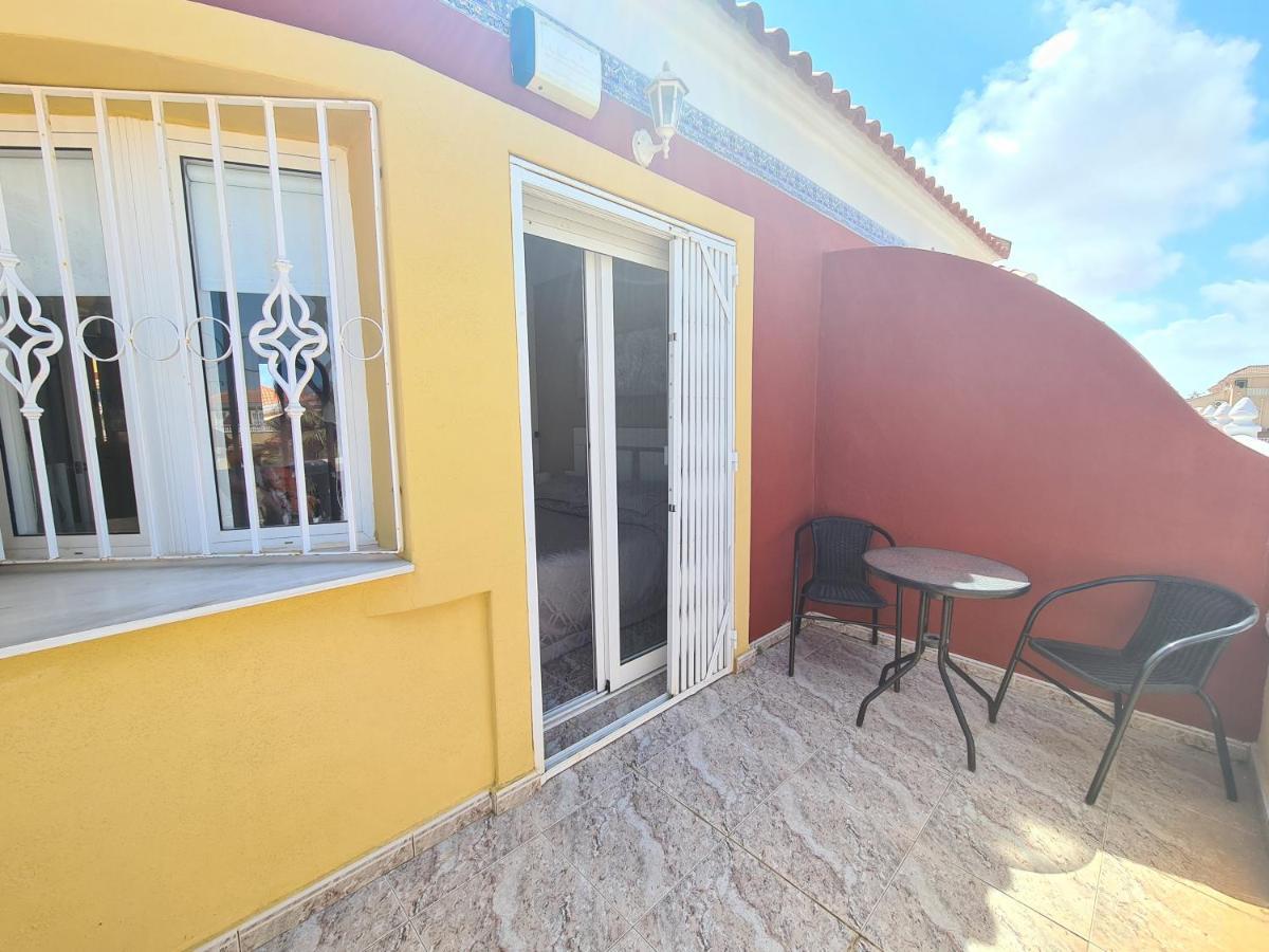 2 Bedroom Property In Closed Urbanisation Torrevieja Kültér fotó