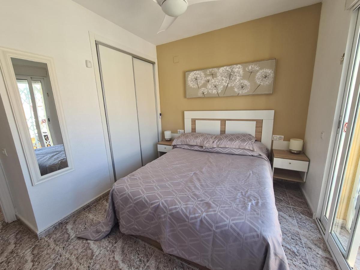 2 Bedroom Property In Closed Urbanisation Torrevieja Kültér fotó
