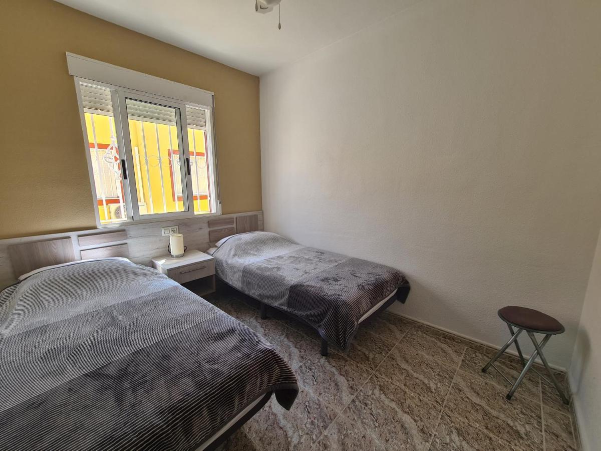 2 Bedroom Property In Closed Urbanisation Torrevieja Kültér fotó